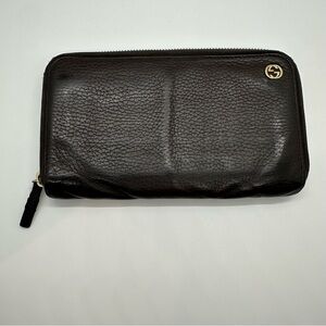 Gucci | Chocolate Brown Pebbled Leather Long Zip International Wallet